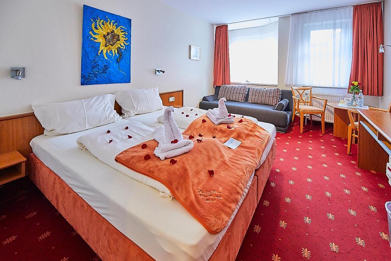 Hotel Diamant Wedel Buitenkant foto